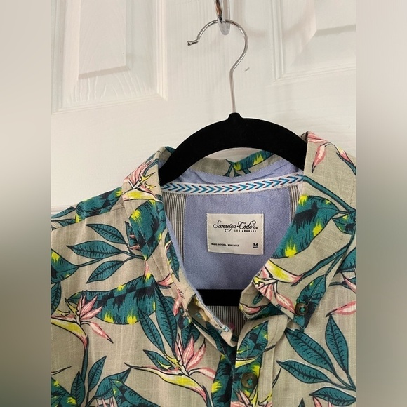 Sovereign Code tropical bird of paradise shirt- Size Medium - Picture 2 of 6